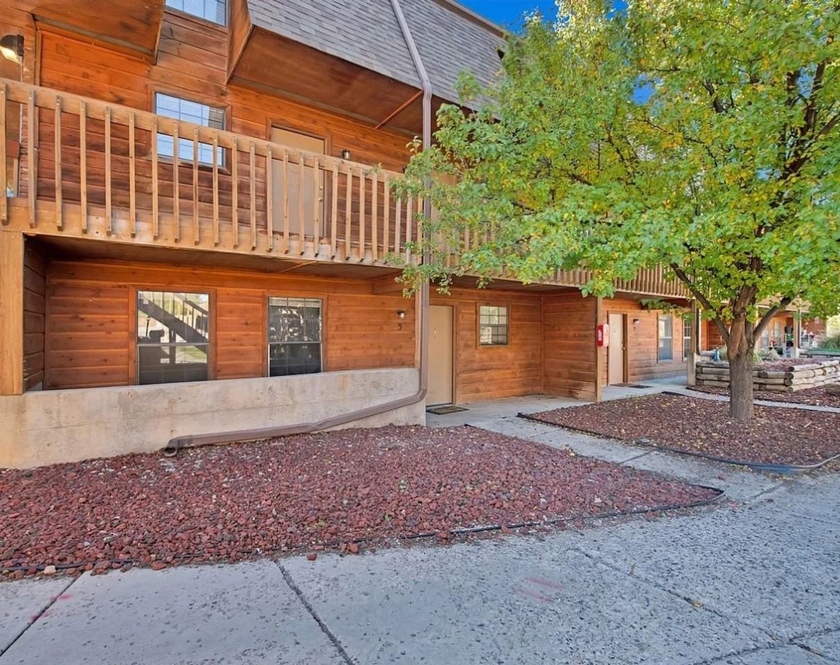 The Double Tree Apartments, offer comfortable and affordable living just minutes from the CMU campus - Photo 4 of 22