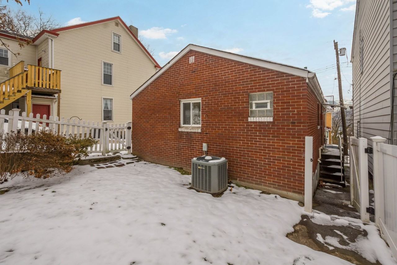 613 Hemlock St - Photo 3 of 23