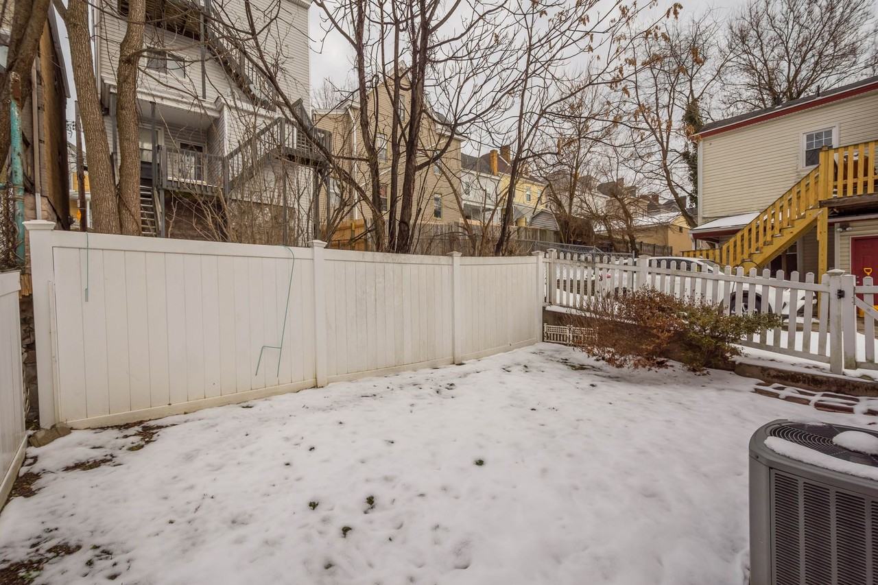 613 Hemlock St - Photo 5 of 23