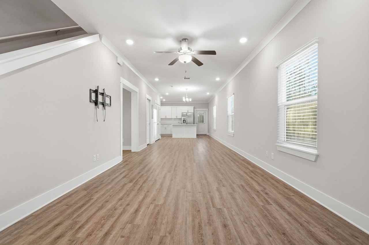 235 Date Palm Ln - Photo 7 of 48