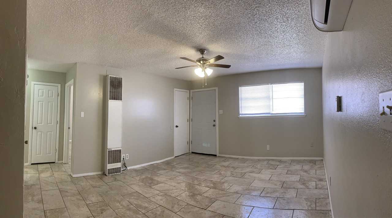 3605 Sheridan Street - DApt D #D - Photo 4 of 9