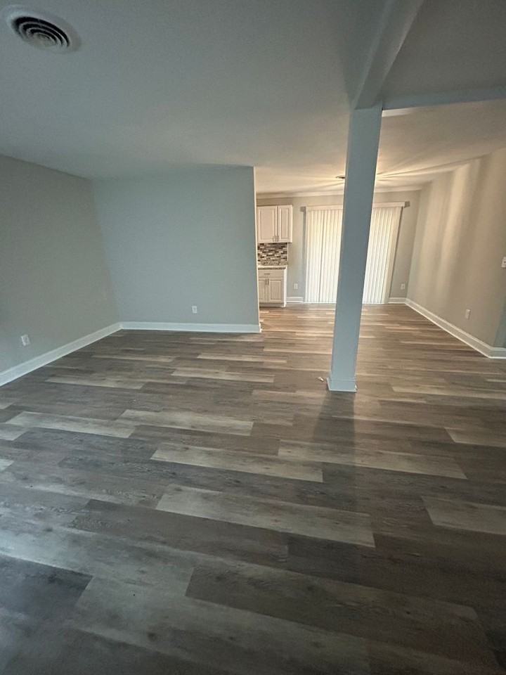 4764 Longview Dr - Photo 5 of 18