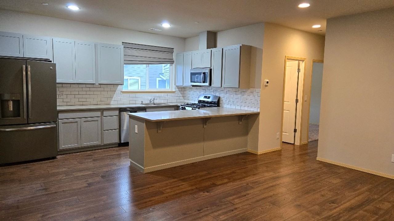 2480 Zeeden Way - Photo 4 of 24