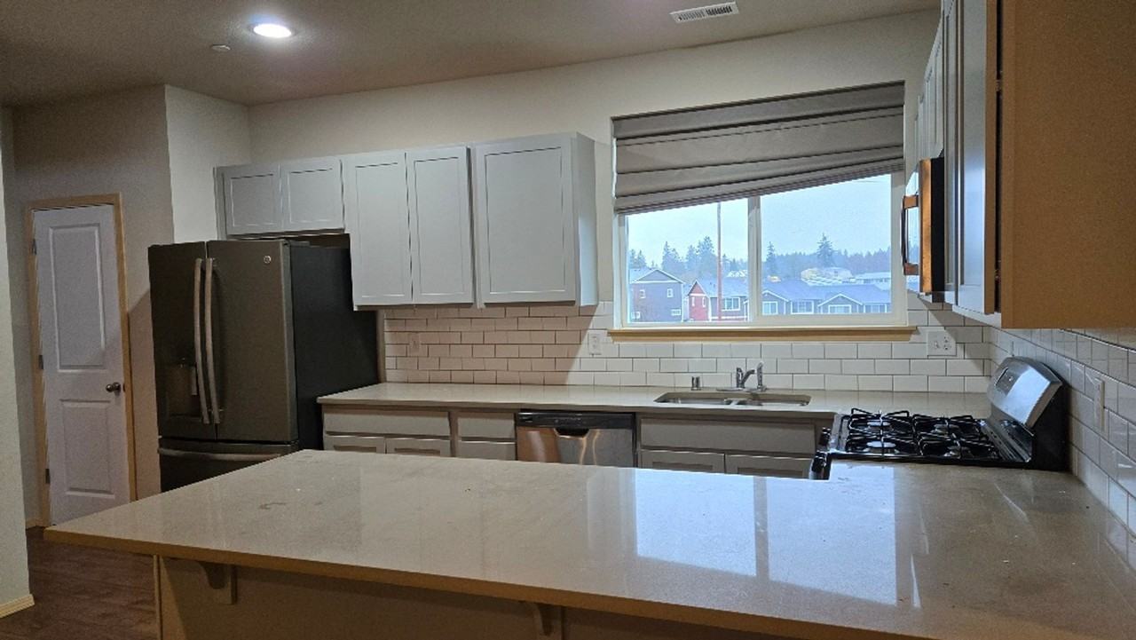 2480 Zeeden Way - Photo 6 of 24