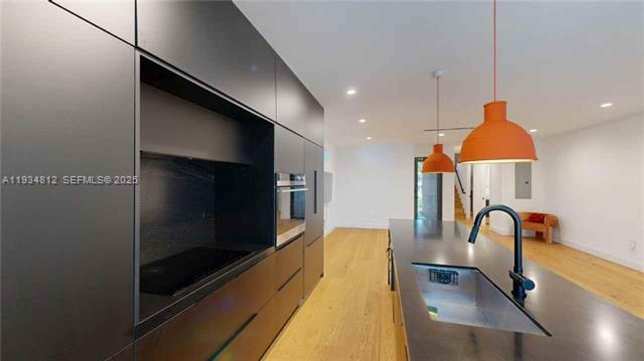 353 353 NW 50th St th 353 - Photo 5 of 40