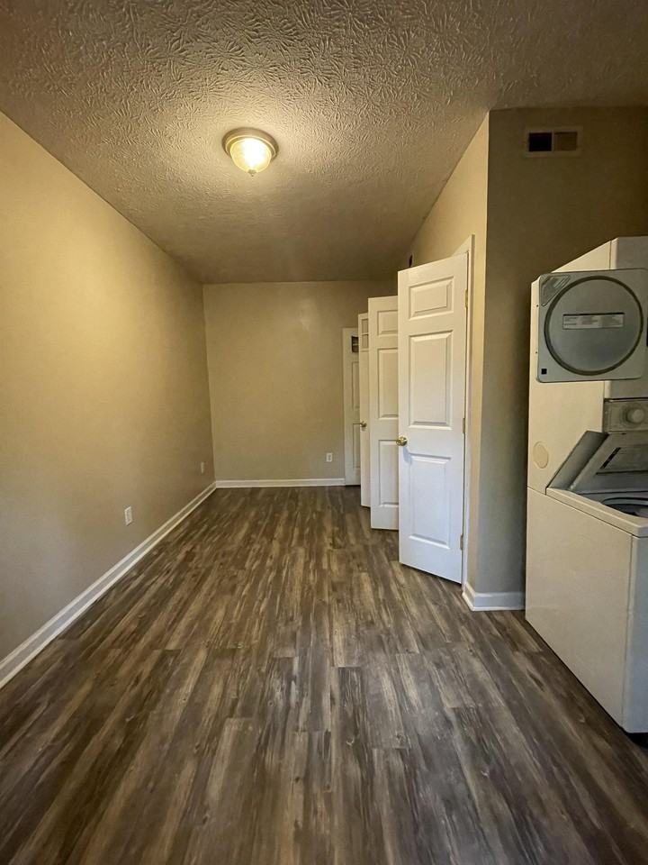 196 Mitchell Bell Rd #2 - Photo 5 of 8