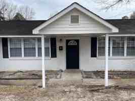 featured image of 2801 Eutaw St Apt D #D