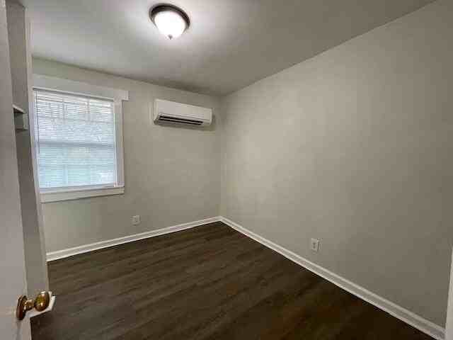 2801 Eutaw St Apt D #D - Photo 5 of 8