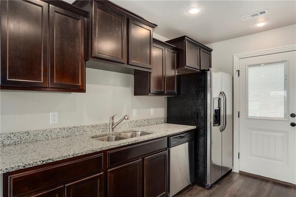 889 Via Drago Ave Apt B - Photo 6 of 16