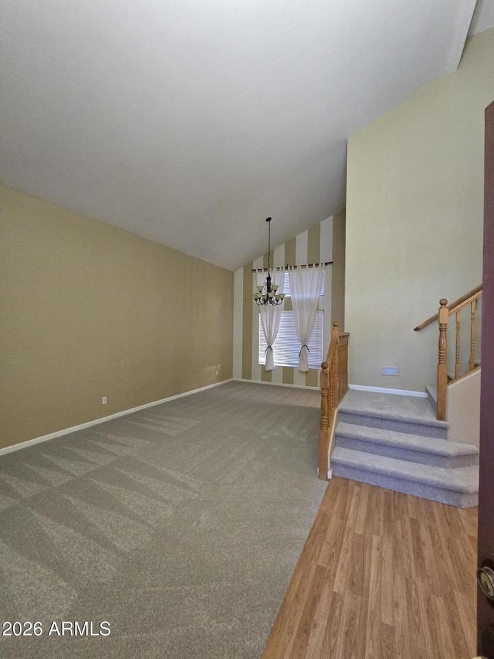 14307 W Piccadilly Ave - Photo 4 of 19