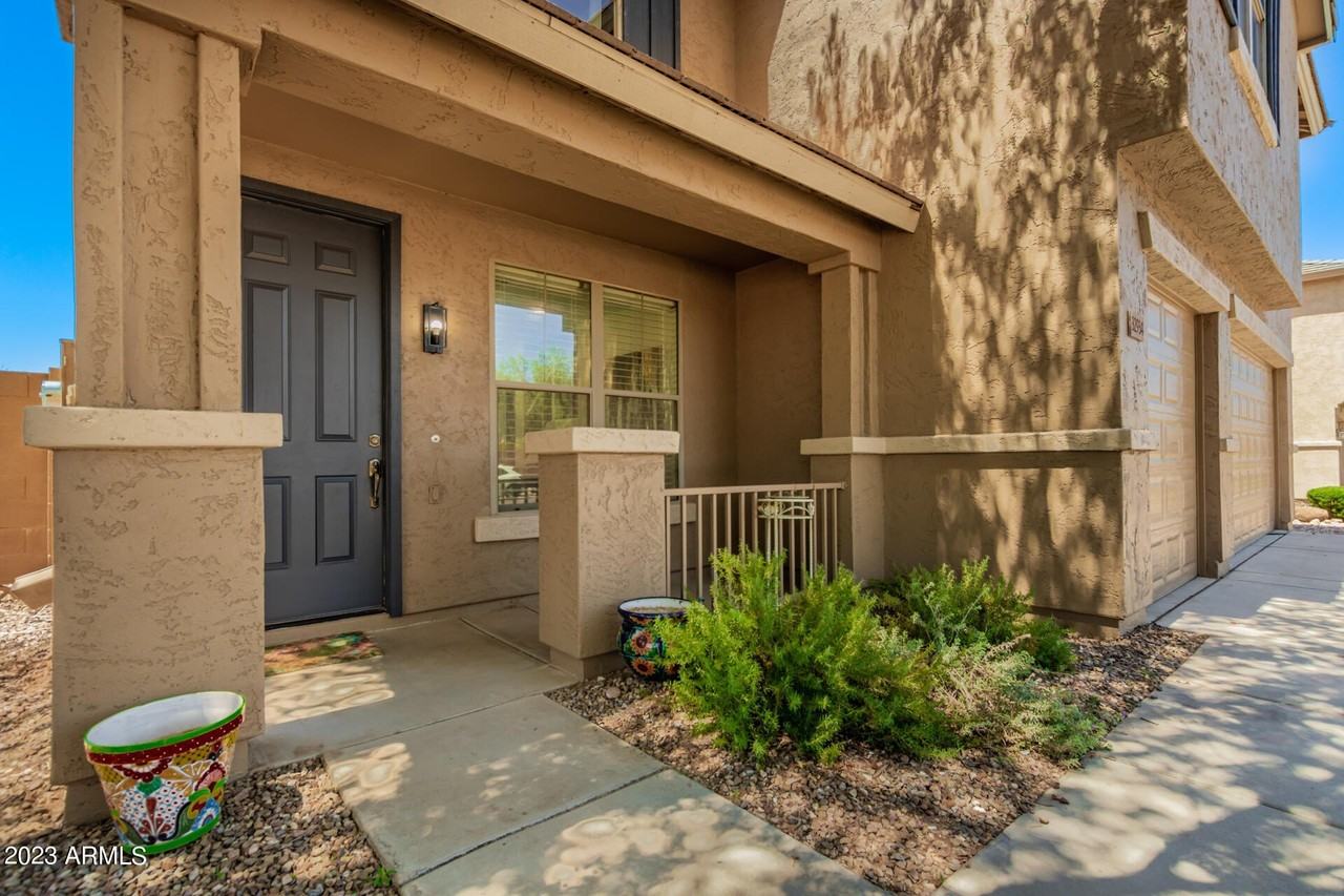 32934 N Cherry Creek Rd - Photo 2 of 46