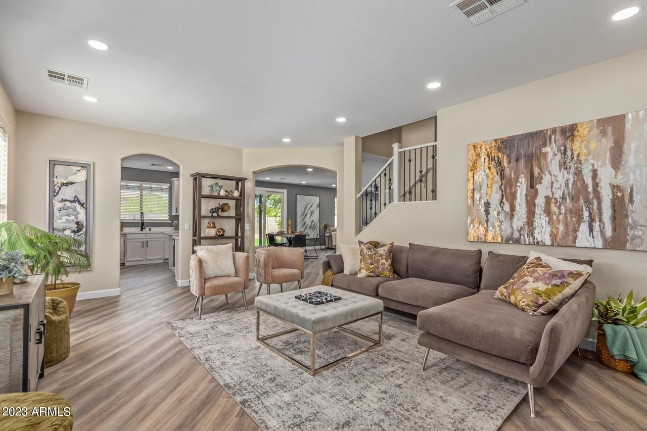 32934 N Cherry Creek Rd - Photo 4 of 46