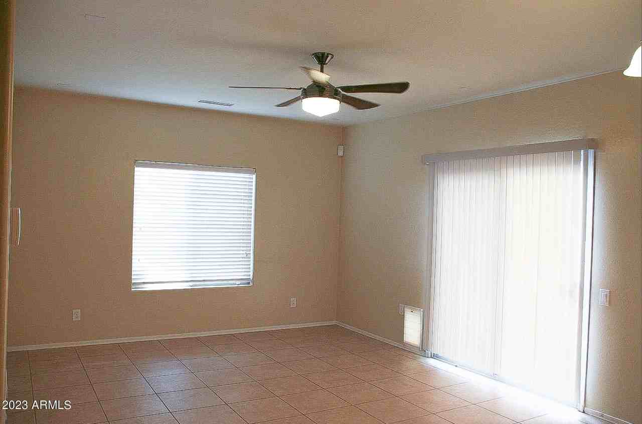 8420 W Lewis Ave - Photo 4 of 11