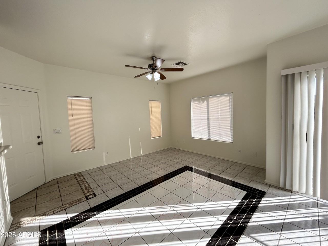 3809 W Oregon Ave - Photo 3 of 26