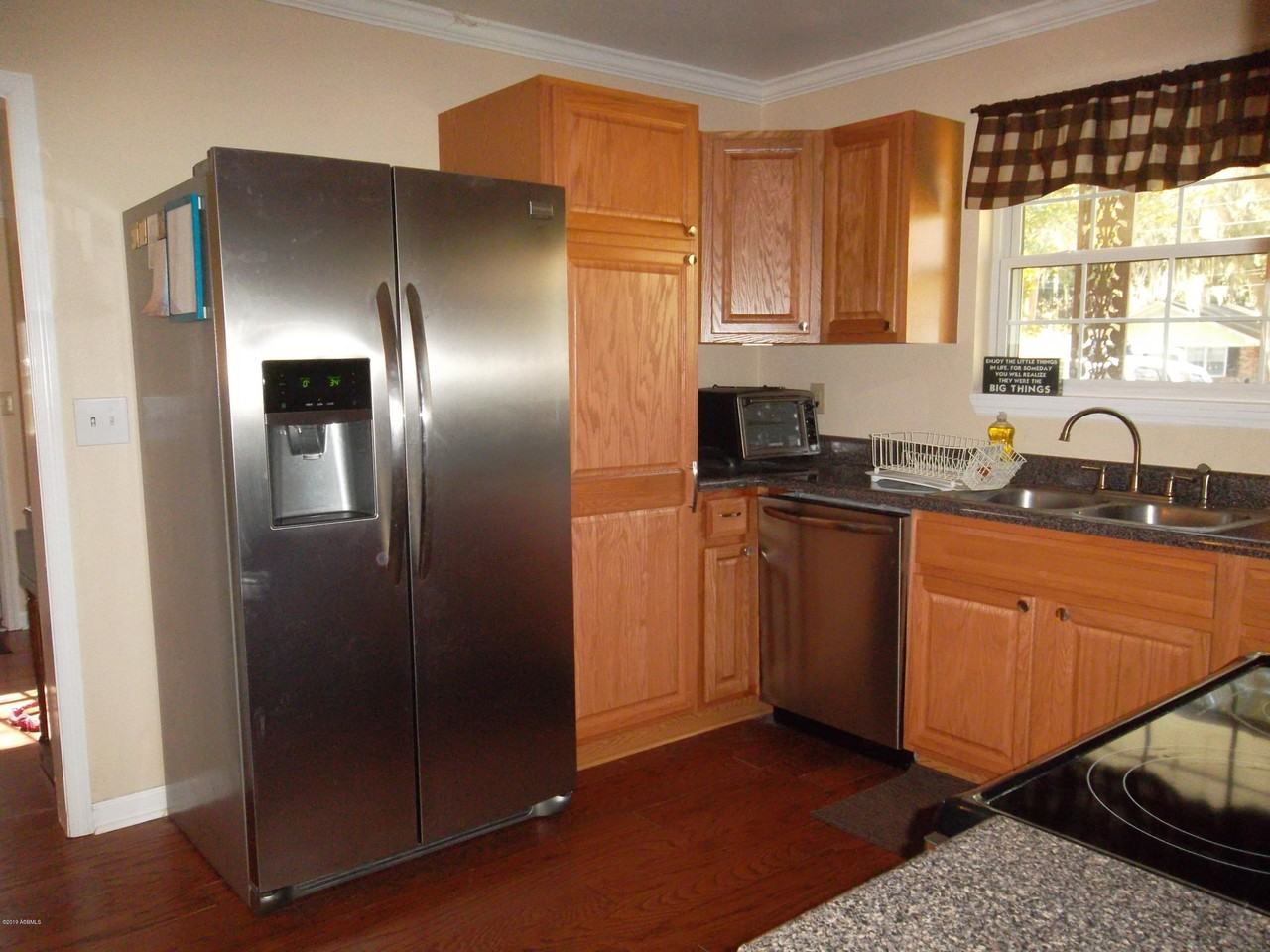 3010 Cypress St - Photo 4 of 15