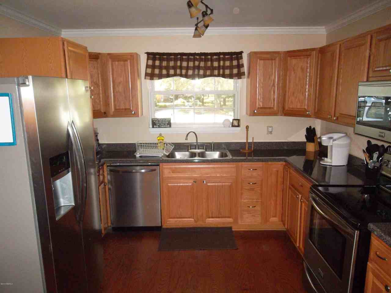 3010 Cypress St - Photo 6 of 15