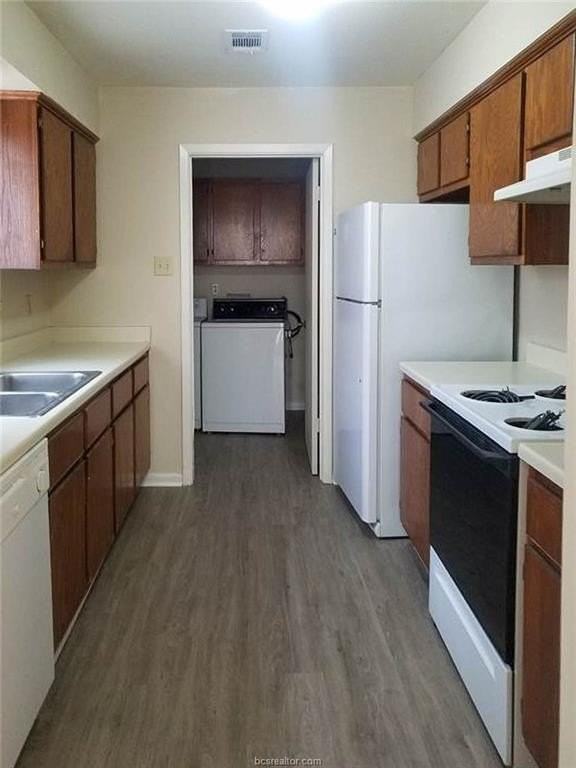 416 Manuel Dr - Photo 3 of 8