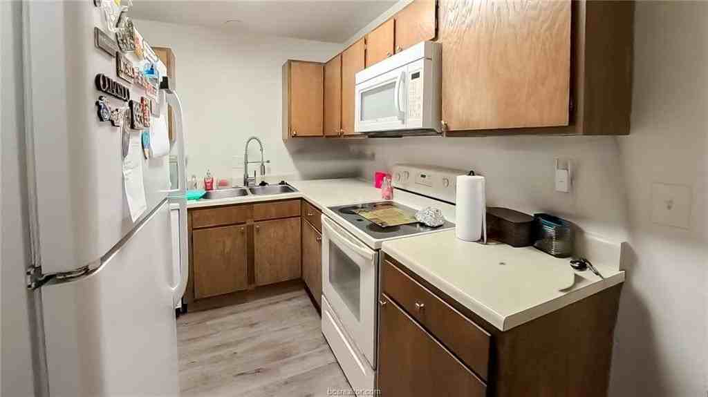 2802 Forest Bend Drive - Photo 4 of 11