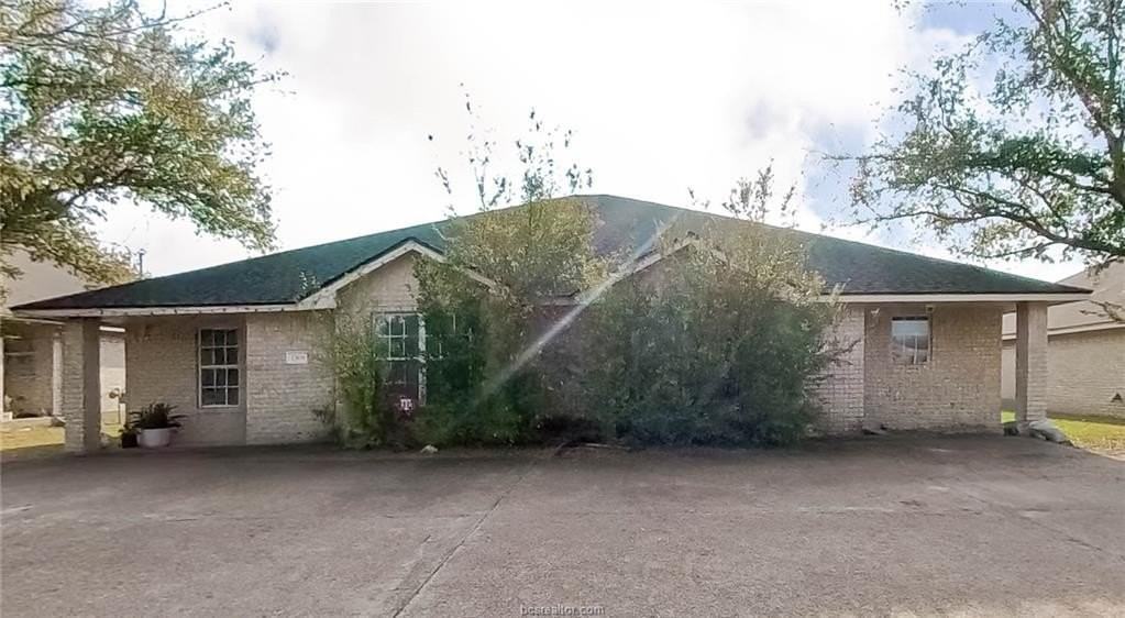 2304 Antelope Ln - Photo 2 of 6