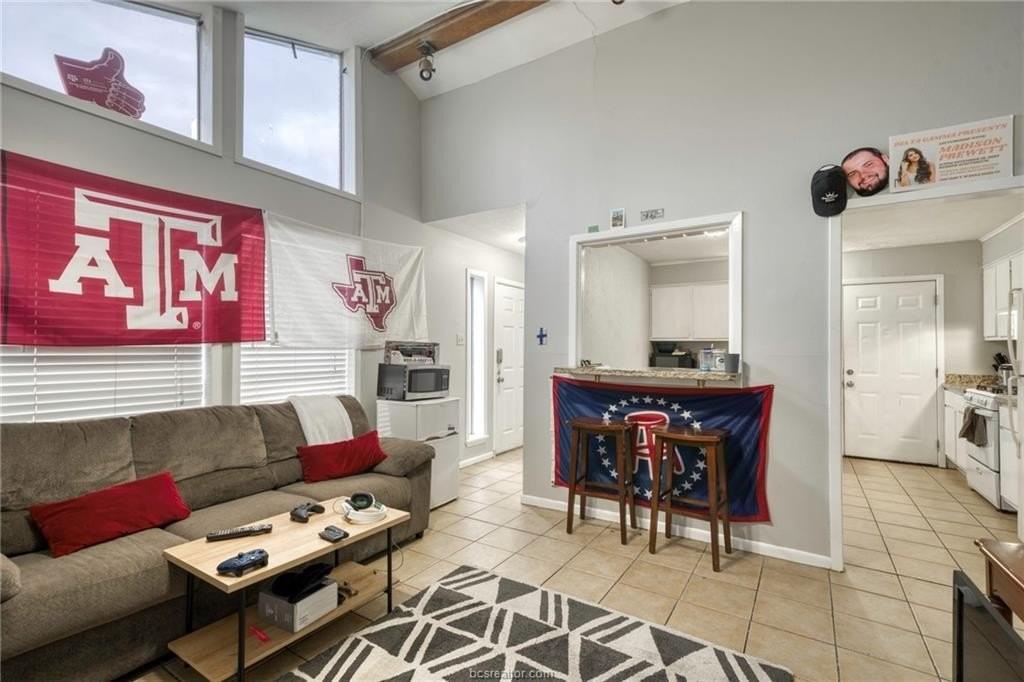 1108 S Dexter Dr - Photo 3 of 14