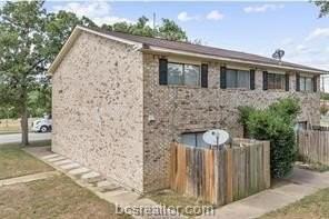 2406 Blanco Dr #D - Photo 2 of 10