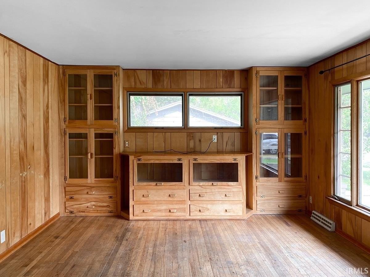 2415 E 5th St - Photo 2 of 27