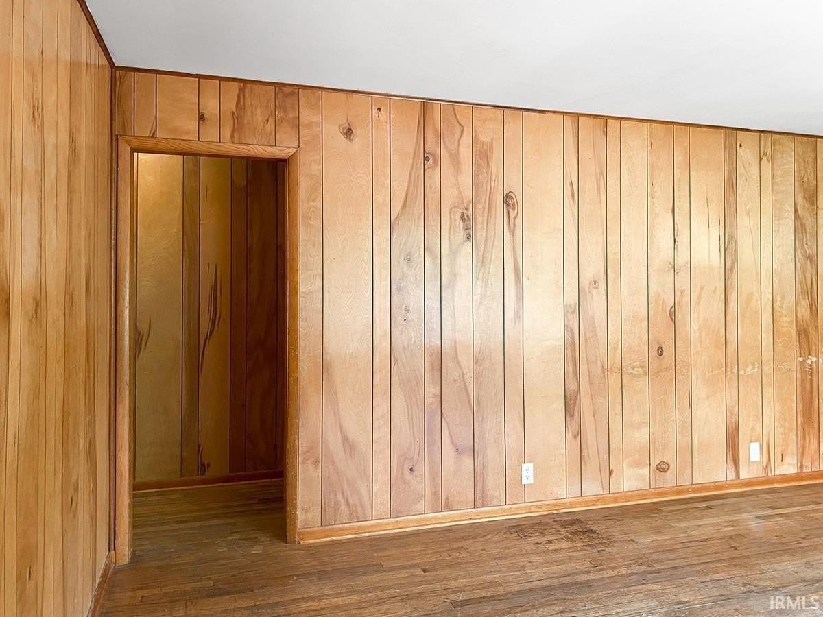 2415 E 5th St - Photo 3 of 27