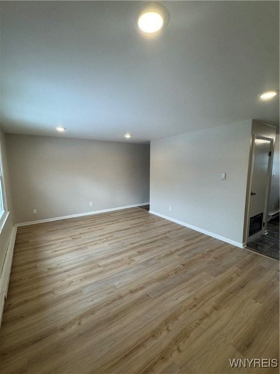 109 Ensign Ave - Photo 4 of 16