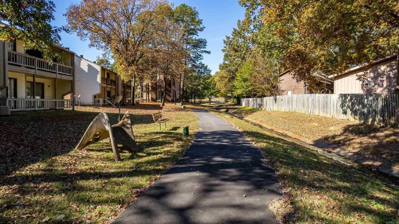 101 Pine Forest Dr - Photo 4 of 34