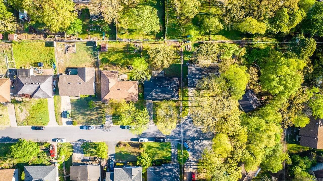 9720 Brooks Ln - Photo 7 of 29