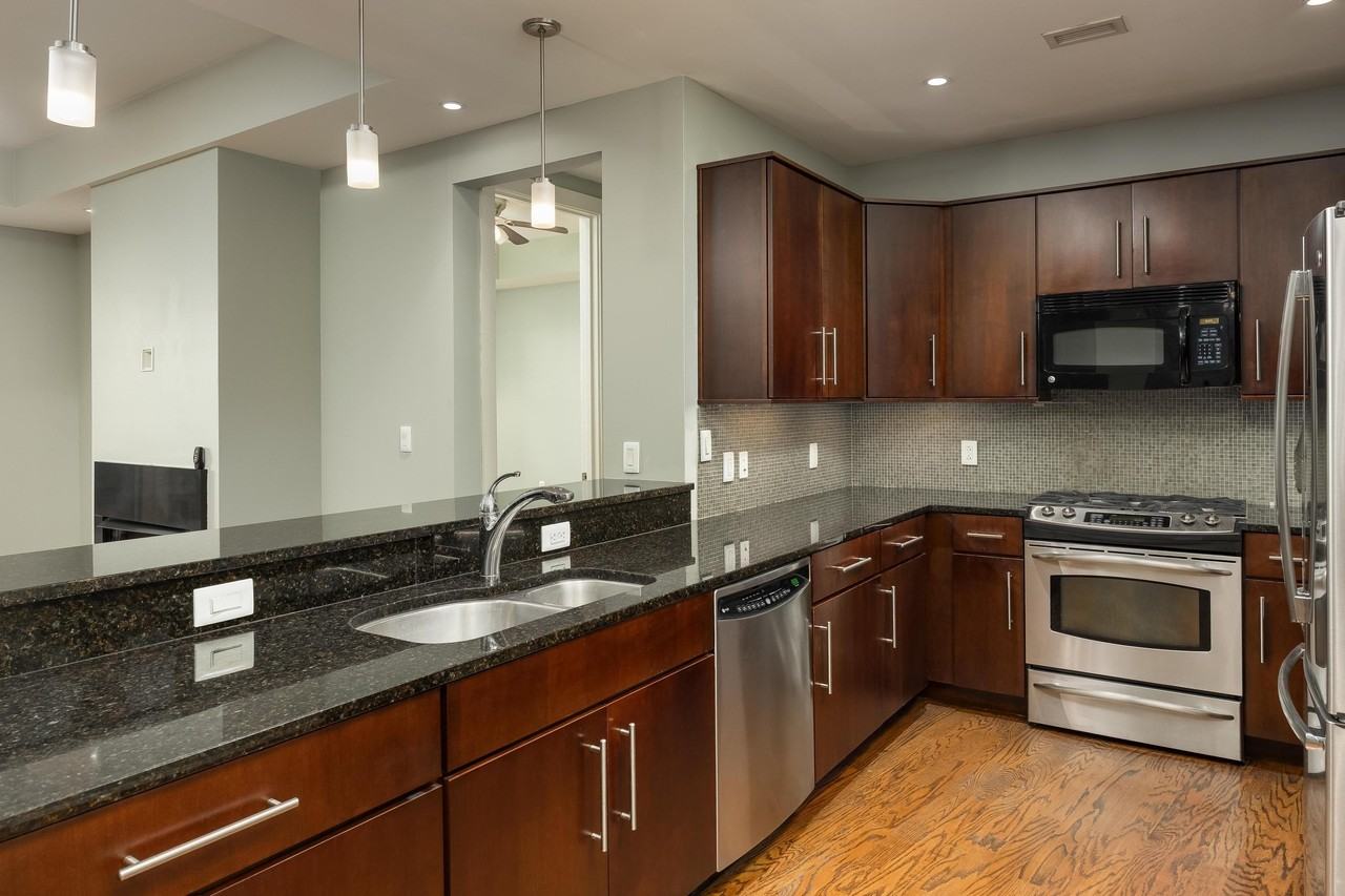 4 Cherokee Blvd - Photo 2 of 41