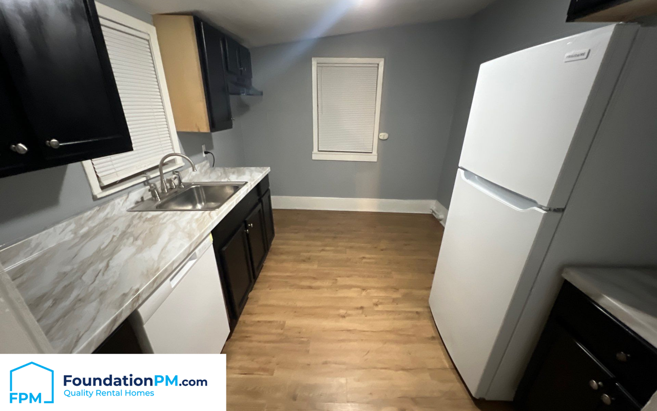 2843 Woodlawn Ter #1 - Photo 3 of 13