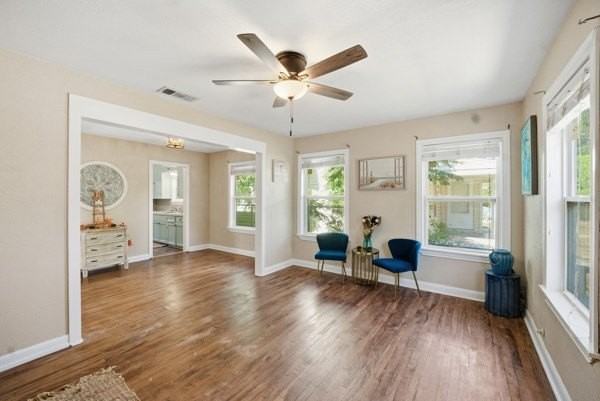 4333 Dinn St - Photo 4 of 29