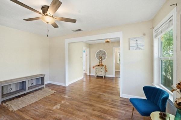 4333 Dinn St - Photo 6 of 29