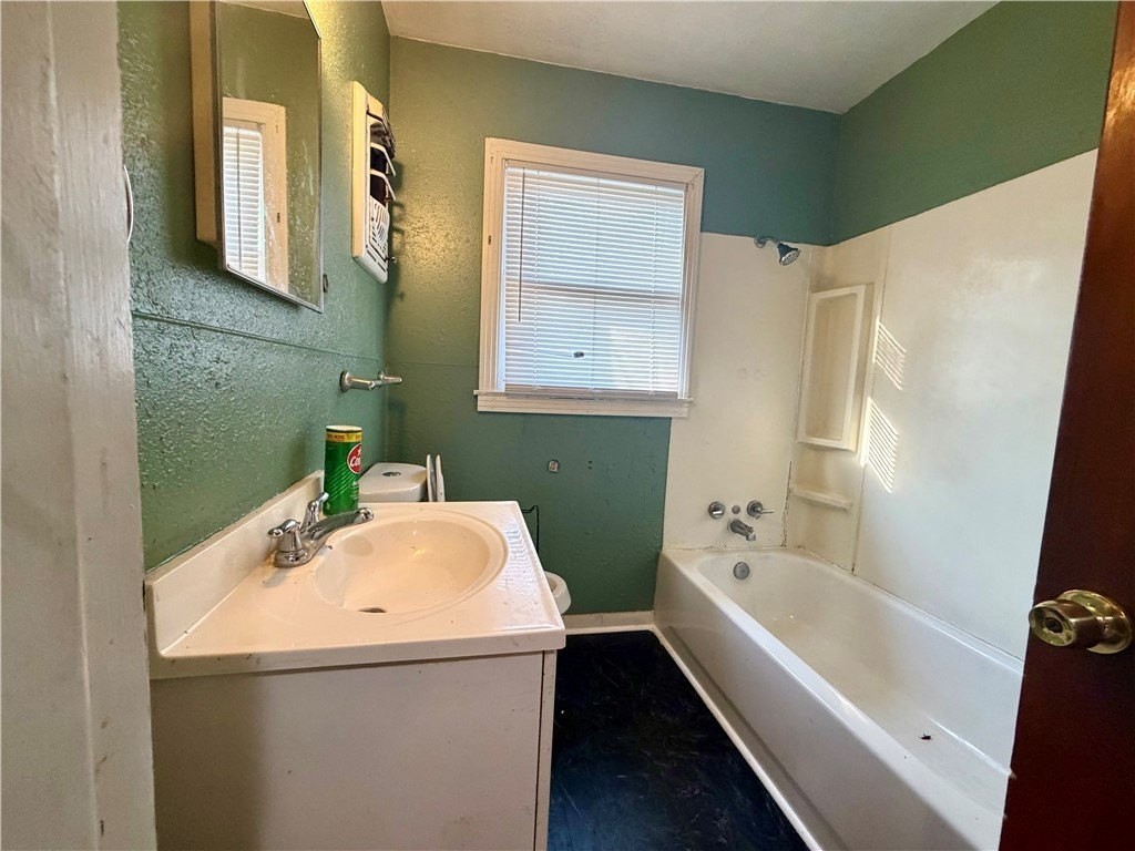 4914 Carroll Ln - Photo 4 of 10