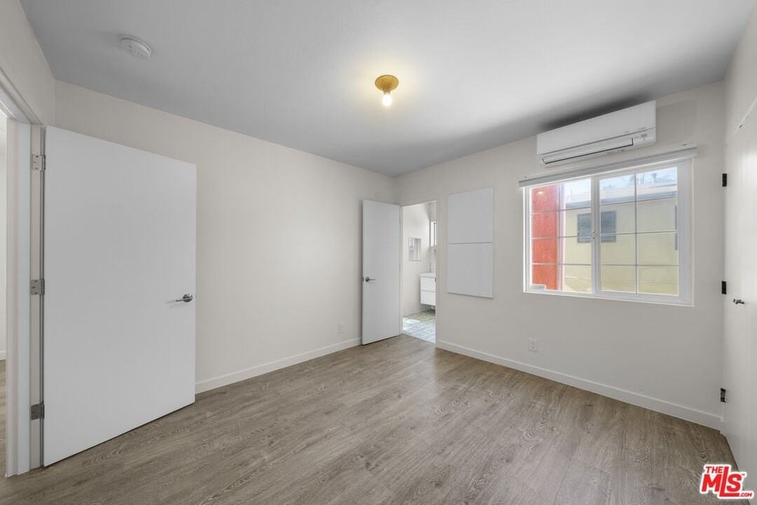 951 N Hoover St - Photo 5 of 13