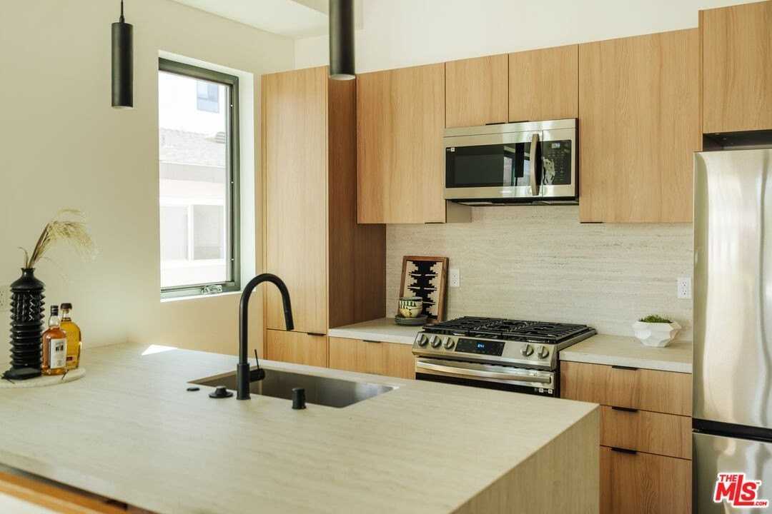 1343 S Ogden Dr Unit C #C - Photo 2 of 37