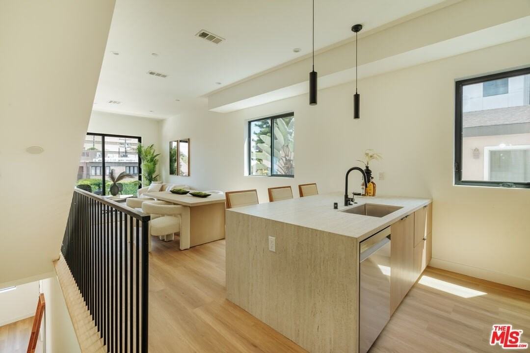 1343 S Ogden Dr Unit C #C - Photo 5 of 37