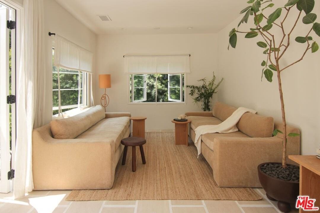 349 Stowe Ter - Photo 5 of 29