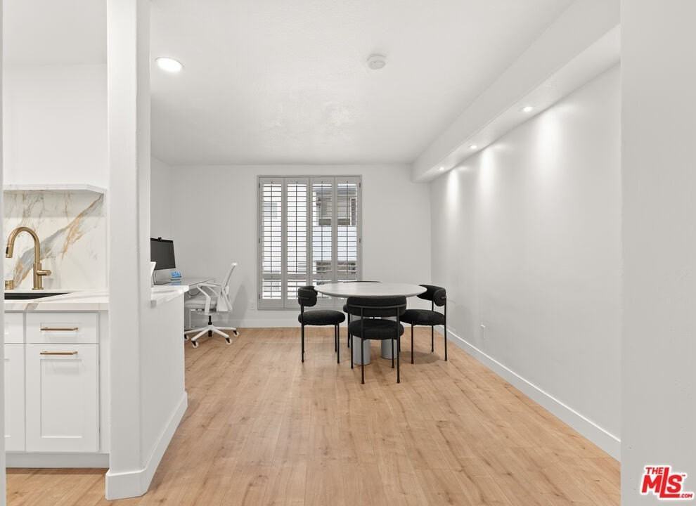 621 California Ave Apt 2 #2 - Photo 4 of 12