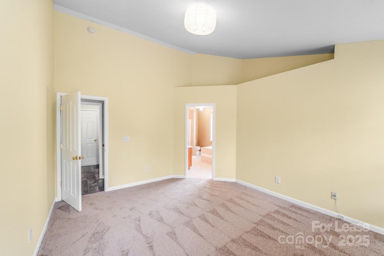 6320 Alder Ct - Photo 4 of 24