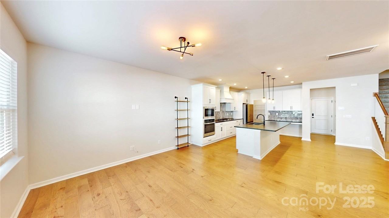 509 Myrick Aly - Photo 6 of 34