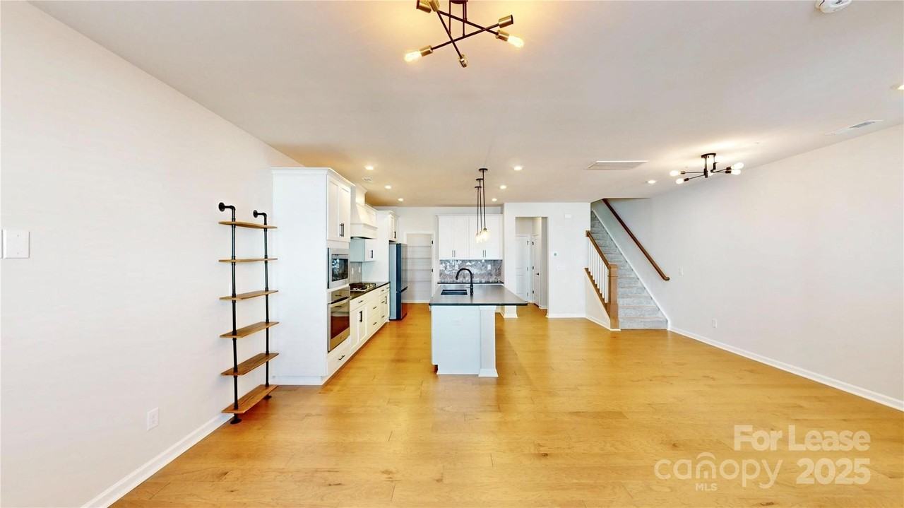 509 Myrick Aly - Photo 7 of 34