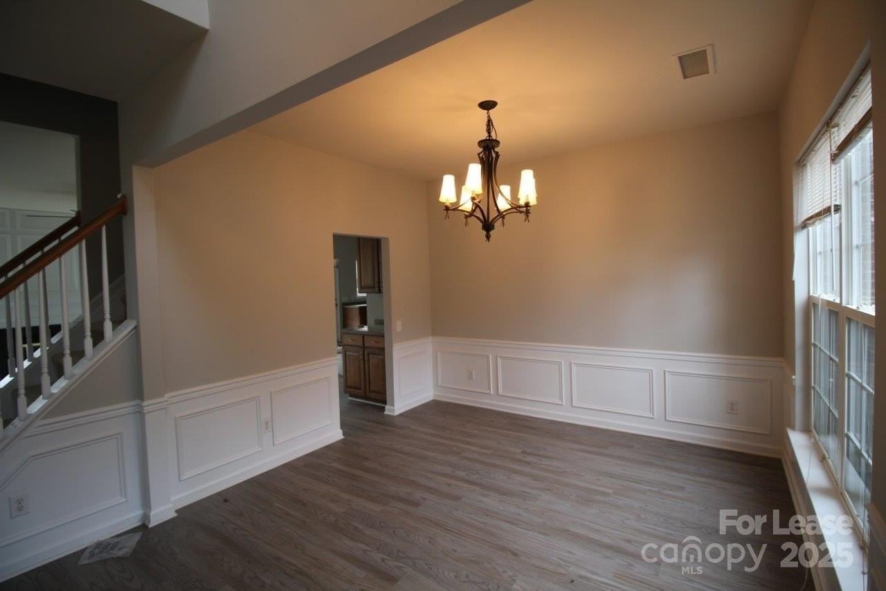 10824 Fountaingrove Dr - Photo 5 of 24