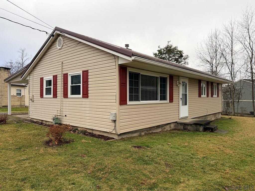 1204 Erickson Dr - Photo 3 of 16