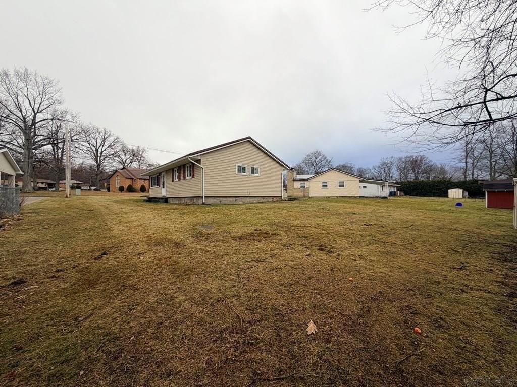 1204 Erickson Dr - Photo 5 of 16