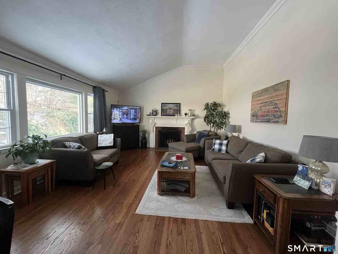 55 Rolling Wood Dr - Photo 7 of 15