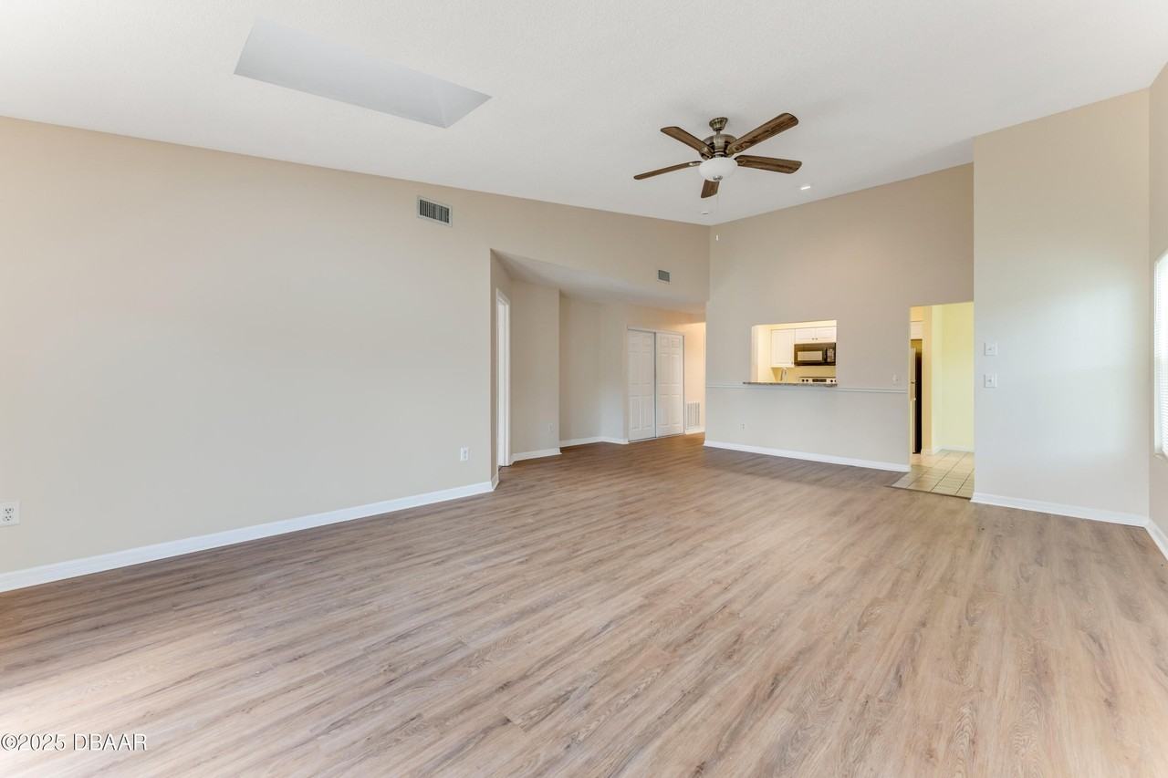 121 Bob White Ct Unit 305 #305 - Photo 4 of 17