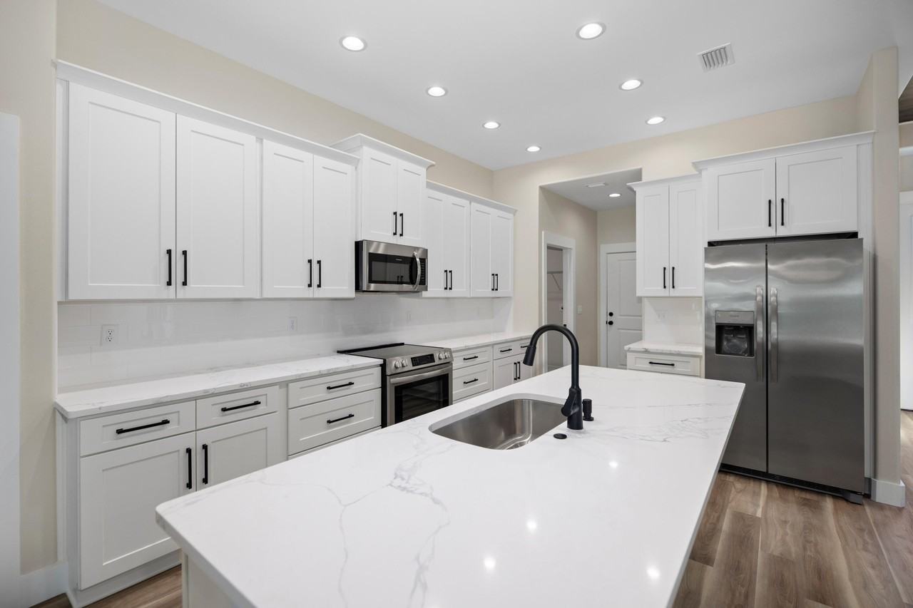 119 Spruce St - Photo 5 of 28