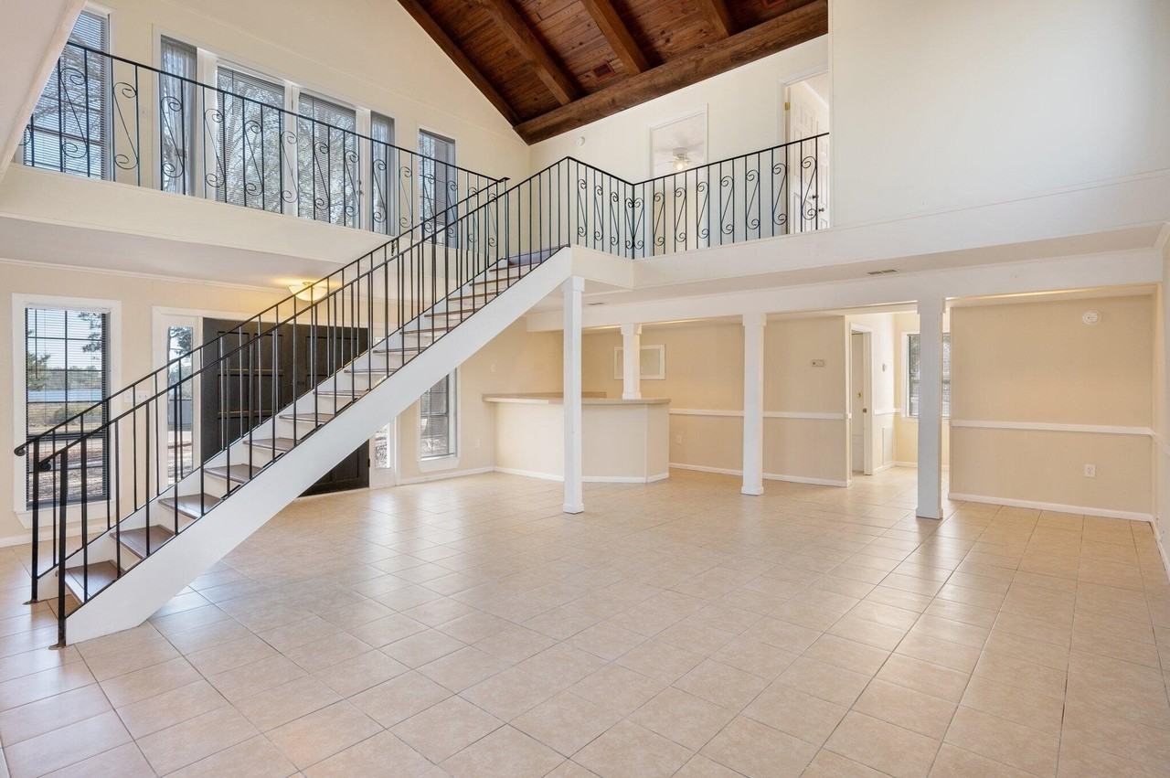 770 Lakeview Dr - Photo 5 of 32